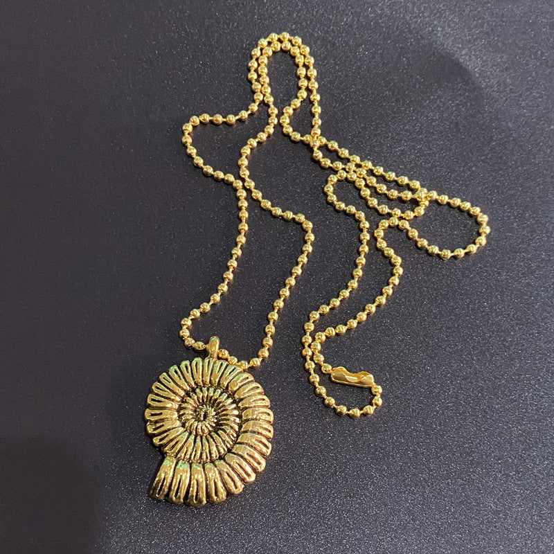 Wholesale Marine Life Pendant Creative Personality Design European and American Popular Retro Alloy Conch Accessories Pendant Necklace